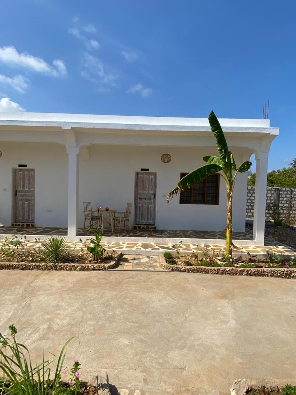 Red Land House Acomodação com café da manhã Watamu Exterior foto