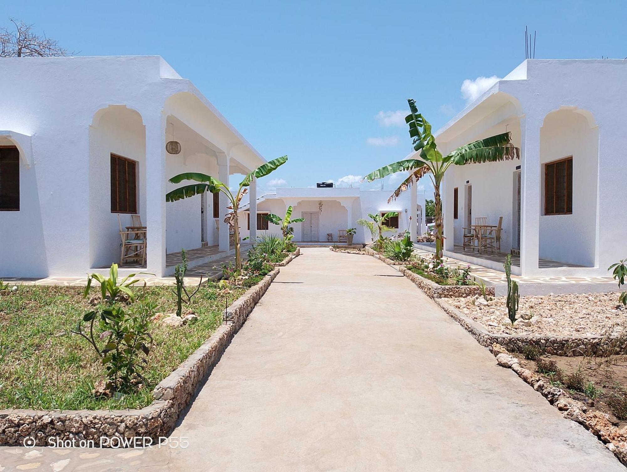 Red Land House Acomodação com café da manhã Watamu Exterior foto